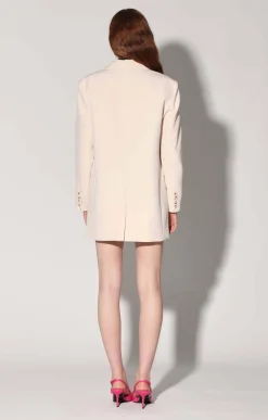 Kira Blazer, Bone><noscript><img width=
