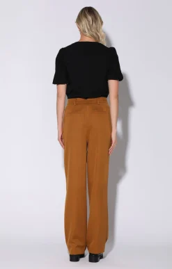 Tammy Pant, Camel><noscript><img width=